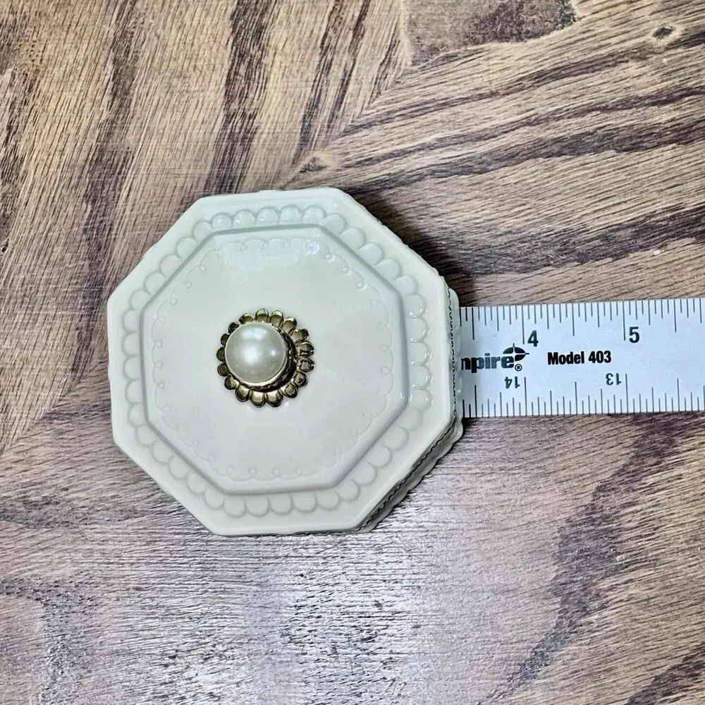 Lenox Porcelain Jewelry Box w/ 24K Gold Trim & Pearl Top Lid – No Box